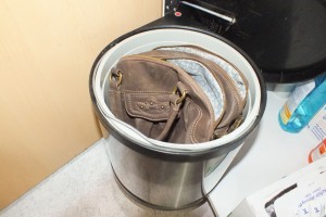 Da kommt die Tasche gerade recht. Passt!