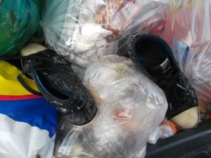 Müll0913 074.jpg (283.13 KiB) 6966 mal betrachtet Auch für diese "Sleeks" wäre es - noch - zu schade gewesen, denn sie sind doch ideale Fetischobjekte.