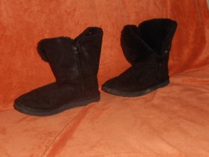 37, schwarz, Uggs mit Fell innen, tragbar, Just Women.JPG