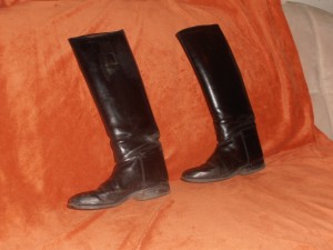 39 Lederreitstiefel, schwarz, gebrauchsspuren aber noch tragbar, .JPG