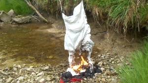 Hier hätte man es vielleicht noch als kurzes Kleid retten können.