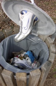 Wenn auch fertig ausgelatscht, so waren diese &quot;Shox&quot; eigentlich noch recht sauber.