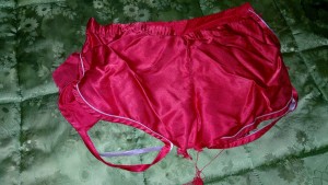 Rote Shorts Satin von mir Behandlung Teil1 RIPPING   KLEIN_.jpg