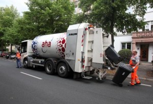 Nun sind meine Pampis weg. Da freut sich der Müllwagen.