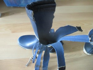 Schön geöffnete Gummistiefel