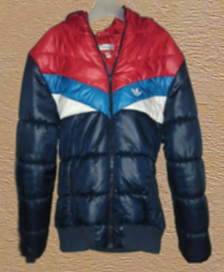 Adidas-Jacke von vorn