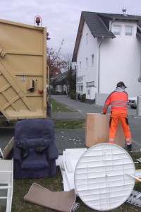 Die Sperrmüllabfuhr kommt.