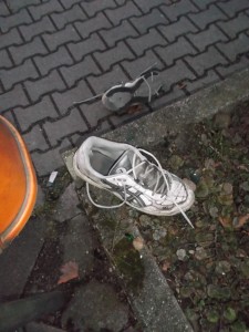 Müll0313 024.jpg (349.89 KiB) 25545 mal betrachtet Einfach lieblos hingeschmissen.