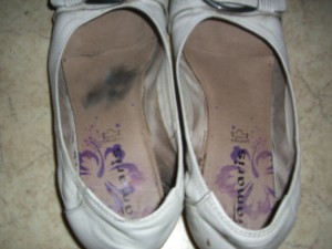 Stinkenden Tamaris schuhe