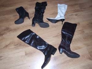 weisser stiefel oben rechts