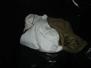 0DSC06778.JPG (30.98 KiB) 12269 mal betrachtet schon wieder ganze drei volle Säcke Klamotten! Teilweise optisch neuwertig! Ich verstehe das einfach nie, wie man das machen kann???