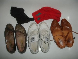 0DSC06779.JPG (55.04 KiB) 12269 mal betrachtet die Ausbeute, die ich mitgenommen habe... habe zufällig noch bei einer anderen Tonne, die schon für die MVA bereitstand, noch die weißen Reeboks entdeckt, deren Sohle sich schon ordentlich gelöst hat.