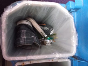 Müll0613 045.jpg (292.98 KiB) 6040 mal betrachtet Es fing ganz harmlos und noch relativ sauber an.