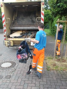 Der &quot;Darth-Vader-Rucksack&quot; und die Sneakers waren also wortwörtlich der &quot;letzte Dreck&quot;, der mitgenommen wurde.