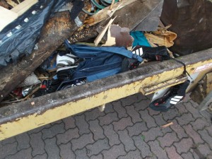 Jetzt waren die 9 Tonnen geladener Sperrmüll komplett.