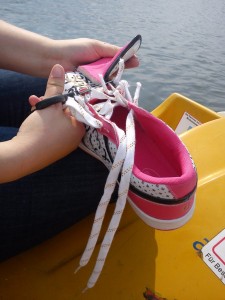 ... entfernt man in alter Piratentradition (wir sind ja auf dem Wasser)...