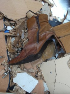 Müll0613 313.jpg (294.79 KiB) 6279 mal betrachtet Gepresste Sperrmüll-Trümmer