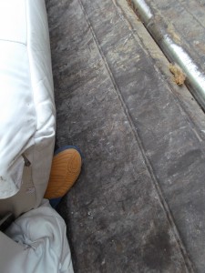 Müll0613 366.jpg (3.59 MiB) 5804 mal betrachtet Der arme Ringerstiefel; - das Pressschild "bearbetete" ihn immer wieder!