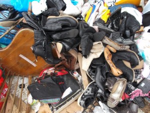 Müll0613 499.jpg (314.93 KiB) 13104 mal betrachtet Dass über diese geilen Sachen bald ein Müllverdichter brutalstmöglich drüber walzen würde ... !