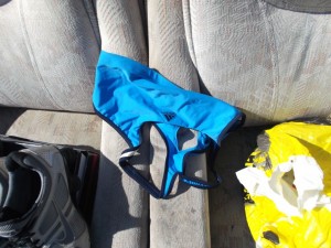 Müll0613 155.jpg (266.61 KiB) 5215 mal betrachtet Ein süßes sexy adidas-Lumpchen lag genauso "original" zwischen den Sesseln. Eher erwartet man solche Funde in Badmüllbeuteln. Warum das Mädels es so entsorgt hat??