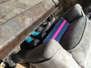 Müll0613 175.jpg (306.26 KiB) 5163 mal betrachtet Ich muss das jetzt aushalten! Meine alten geliebten Turnis werden nun sterben!