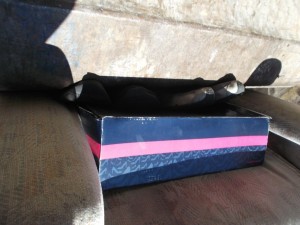 Müll0613 182.jpg (284.02 KiB) 5157 mal betrachtet Für die "Proll-Shox" und die "Dekadenz" der Free ID kommt nun die Verwandlung in gewöhnlichen gepressten Dreck! Nix mehr mit Kultschuhe! Hehe!