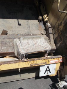 Müll0613 183.jpg (306.94 KiB) 5047 mal betrachtet Immer wieder ein geiler Anblick, wenn durch den Pressvorgang Gegenstände ihre Form verlieren und zerbrechen.