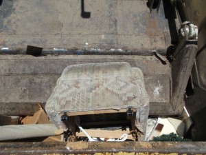 Müll0613 185.jpg (305.59 KiB) 5045 mal betrachtet Zerkrachen, zerbröseln, zersplittern, zerbrechen, zerstören!