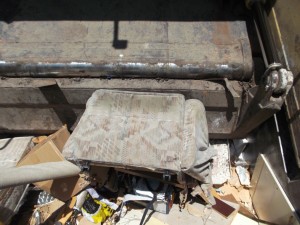 Müll0613 187.jpg (306.63 KiB) 5045 mal betrachtet Beruhigend zu wissen, dass alles, was gerade in den Müll gepresst wurde, auch wirklich reif für die Müllabfuhr war. Manchmal werden noch neuwertige oder historische schöne Dinge herzlos in die Müllschüttung geworfen.