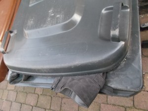 Müll0813 083.jpg (247.63 KiB) 6233 mal betrachtet Ich finde, Tamaras Stiefel hätten ruhig etwas "diskreter" sterben können.