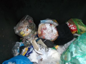 Müll0813 055.jpg (280.23 KiB) 10418 mal betrachtet Die Spätsommer-Ausrangierwelle hat begonnen, das ist offensichtlich!