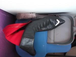 Müll0813 263.jpg (257.33 KiB) 5305 mal betrachtet Vor kurzem standen da Lauras alte Chucks auf der Dreckschüppe und wie es der ergangen war, wisst ihr sicher noch!