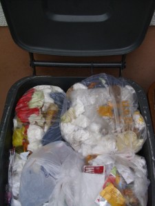 Anja02 070.jpg (168 KiB) 9782 mal betrachtet Die Sonne wird nie mehr auf dem Lackleder der Buffalo-Stiefel glänzen.