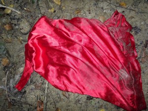 rotes Satin Neckholdertop