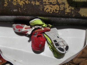 Müll0913 130.jpg (278.22 KiB) 5936 mal betrachtet Geknickt, gequetscht, gefaltet, - Sneakers im Pressmüllauto haben (auch) keinen leichten Tod.