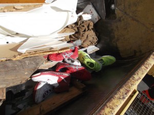 Müll0913 131.jpg (291.36 KiB) 5637 mal betrachtet Jetzt nur noch gepresster Sperrmüll!