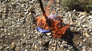 vlcsnap-2013-10-24-14h58m24s134(2).png (549.22 KiB) 10554 mal betrachtet Und es geht zu Boden