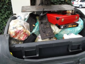 Noch war der Hausmeister weg. Und ich war skrupellos genug, das ohne zu zögern schamlos auszunutzen!