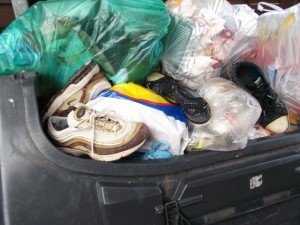 Müll0913 066.jpg (303.61 KiB) 7566 mal betrachtet Und diesmal lohnt sich wieder ein genauerer Blick.