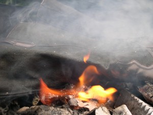 et voila !!, le feu sort vainqueur encore !!