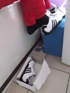 Müll0214 016.jpg (245.65 KiB) 4847 mal betrachtet Das tolle Gefühl, in neue Schuhe zu schlüpfen.