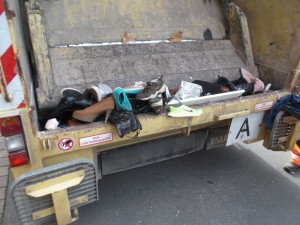 Müll0214 142.jpg (431.15 KiB) 4061 mal betrachtet Es fing an immer mehr zu krachen und ächzen.