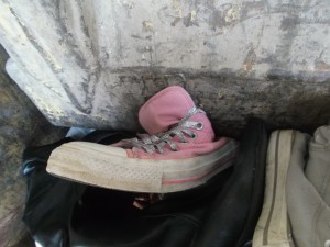 Müll0214 143.jpg (473.56 KiB) 4756 mal betrachtet Aus dem Mülleimer wieder rausgeholt; - aber eine Rettung sieht anders aus!