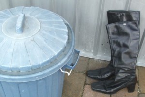 Marina07 001a.jpg (136.7 KiB) 8370 mal betrachtet Die Mülltonne stand schon in Sichtweite.