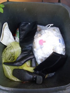 Marina07 006.jpg (361.04 KiB) 8370 mal betrachtet Die Frage, ob diese Buffalos nun wirklich in den Restmüll gehören, habe ich dann schnell "beantwortet". Grins1