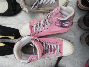 Müll0214 223.jpg (513.11 KiB) 6384 mal betrachtet Ein Chuck total plattgepresst und Fersenkappen zerbrochen.