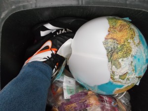 Müll0214 255.jpg (508.81 KiB) 5516 mal betrachtet Irgendwie unheimlich, als "Global Killer" zu wüten.