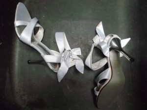 Müll0414 091.jpg (389.06 KiB) 5689 mal betrachtet Kaum getragen und doch schon "frischer" Restmüll!