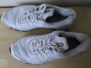 Müll0414 095.jpg (454.57 KiB) 3304 mal betrachtet Da gehören Füße rein und kein stinkender Ekelmüll!