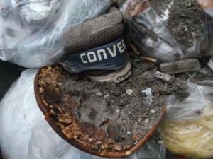 Auch Kultschuhe enden schmutzig im Hausmüll - keine Gnade und keine Ausnahme!